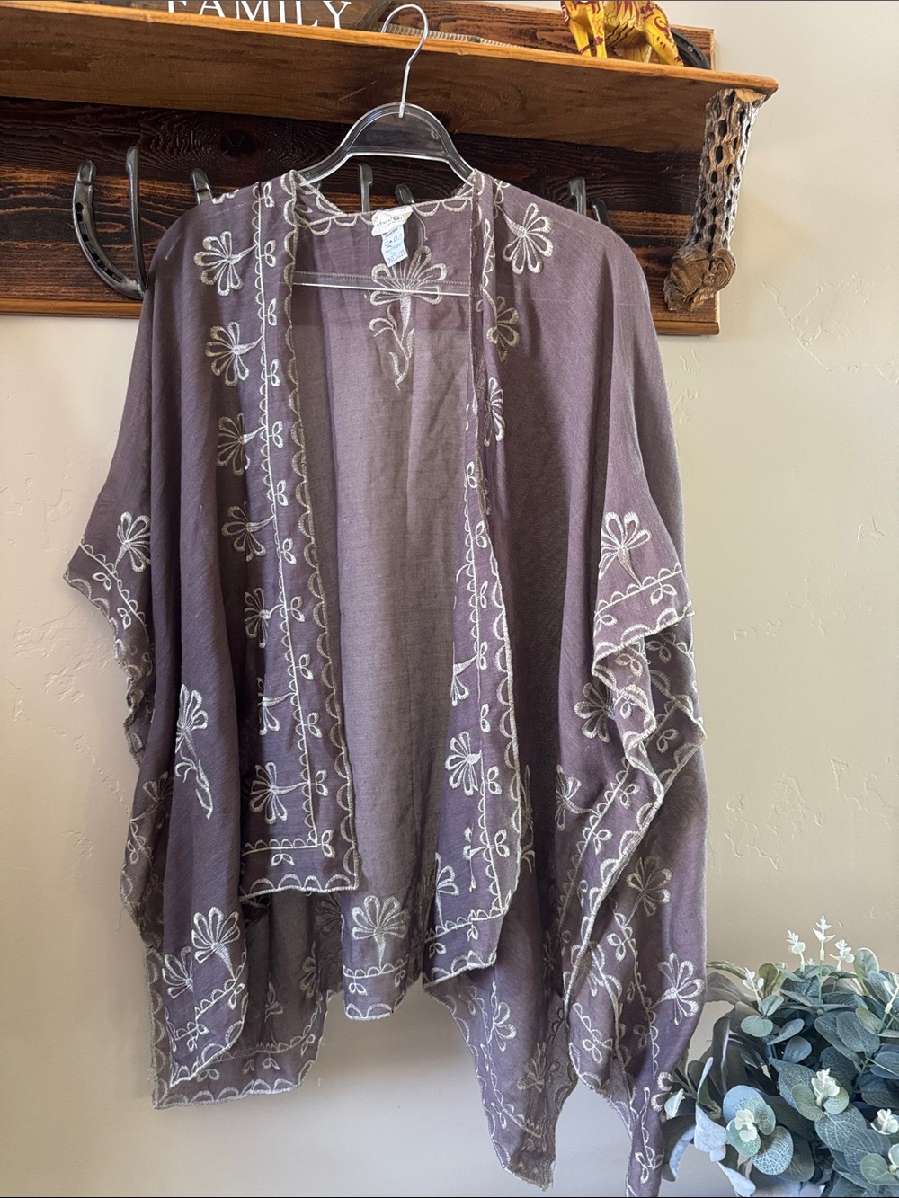 NATURAL LIFE Embroidered Open Kimono